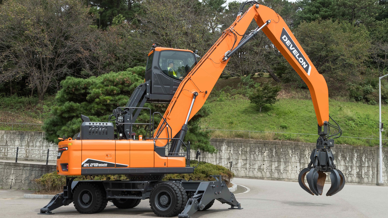 Generac Material Handler DEVELON wheel material handler – Rental Management Media Group