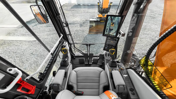 Hitachi Construction Machinery Americas super long front